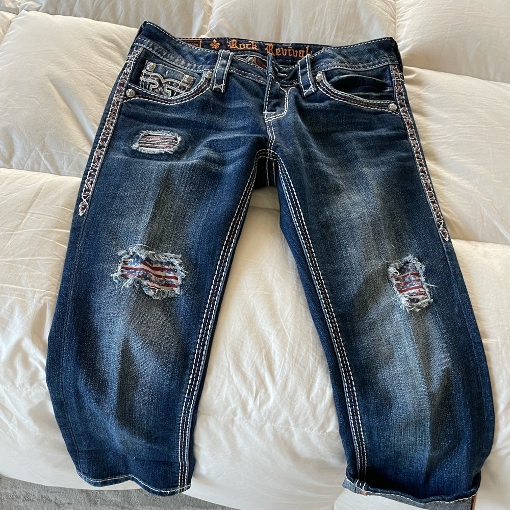 Women’s Rock Revival Capri Jeans
